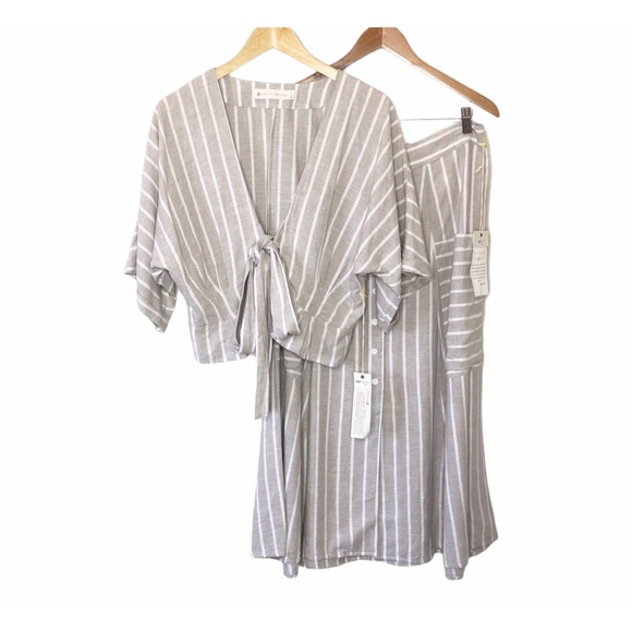 HappyxNature Set Serene Beige Striped Top & Skirt Size L/14 - Picture 1 of 7